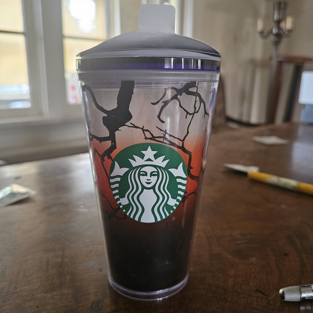 NEW 2022 HALLOW33BIMITED EDITION STARBUCKS TUMBLER